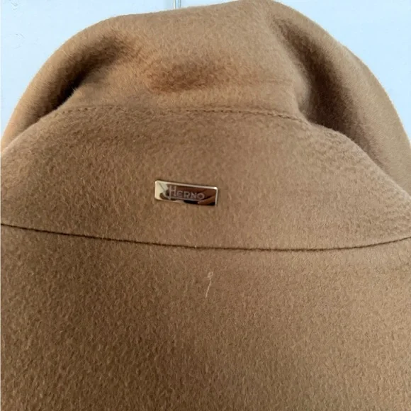 Herno Beige Wool Coat with Brooch - Picture 5 of 9